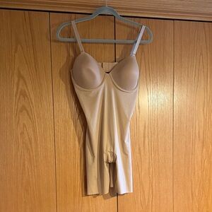 Seamless Nude Shaping Bodysuit with Built-In Cups